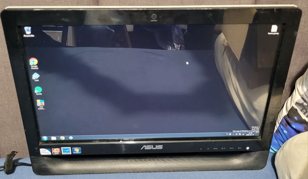 AIO-PC Asus  EeeTop PC ET2011 EGT Dotykowy