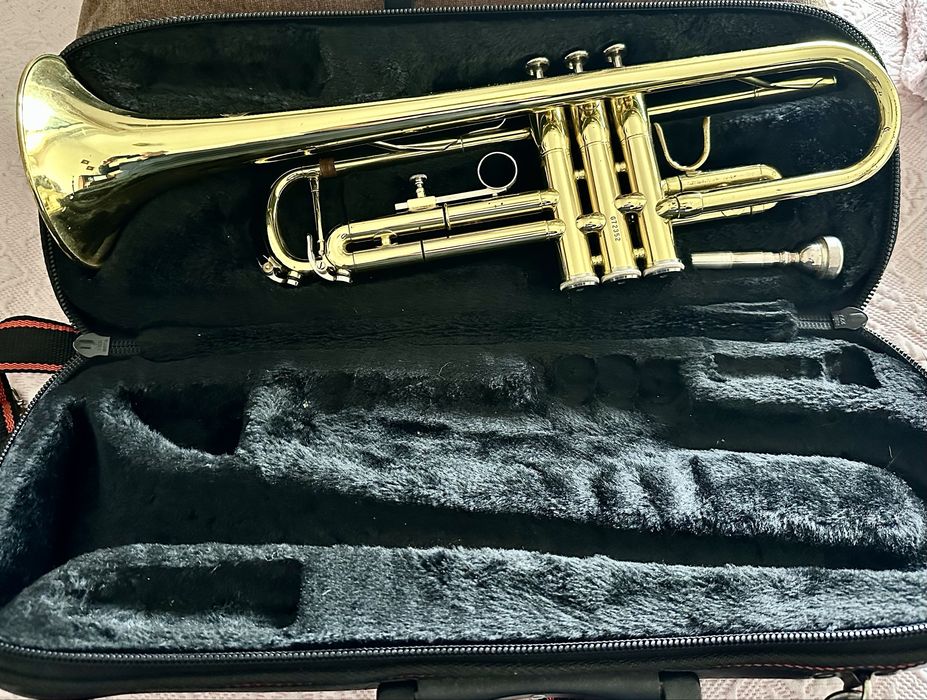 Trompete JUPITER JTR 300 / usada em excelente estado