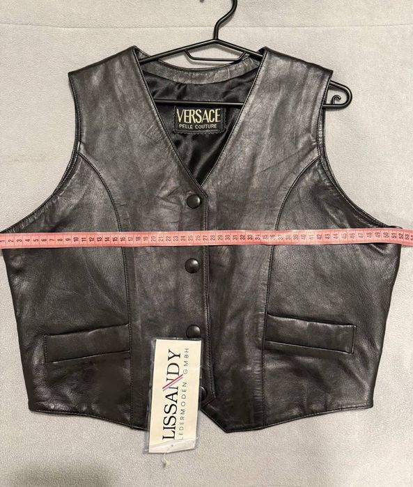 Кожанная жилетка VERSACE оригинал
