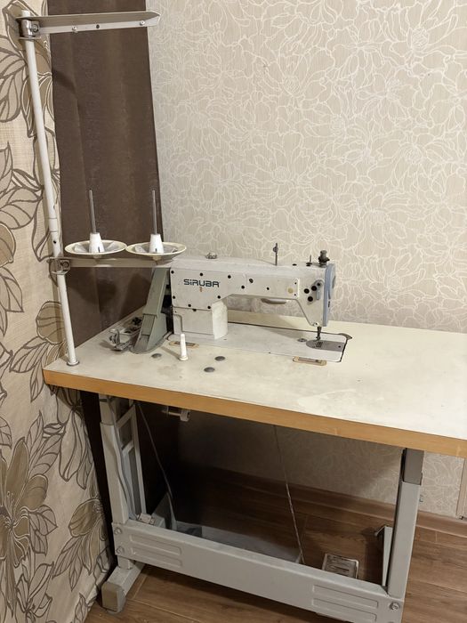 Швейная машинка SIRUBA