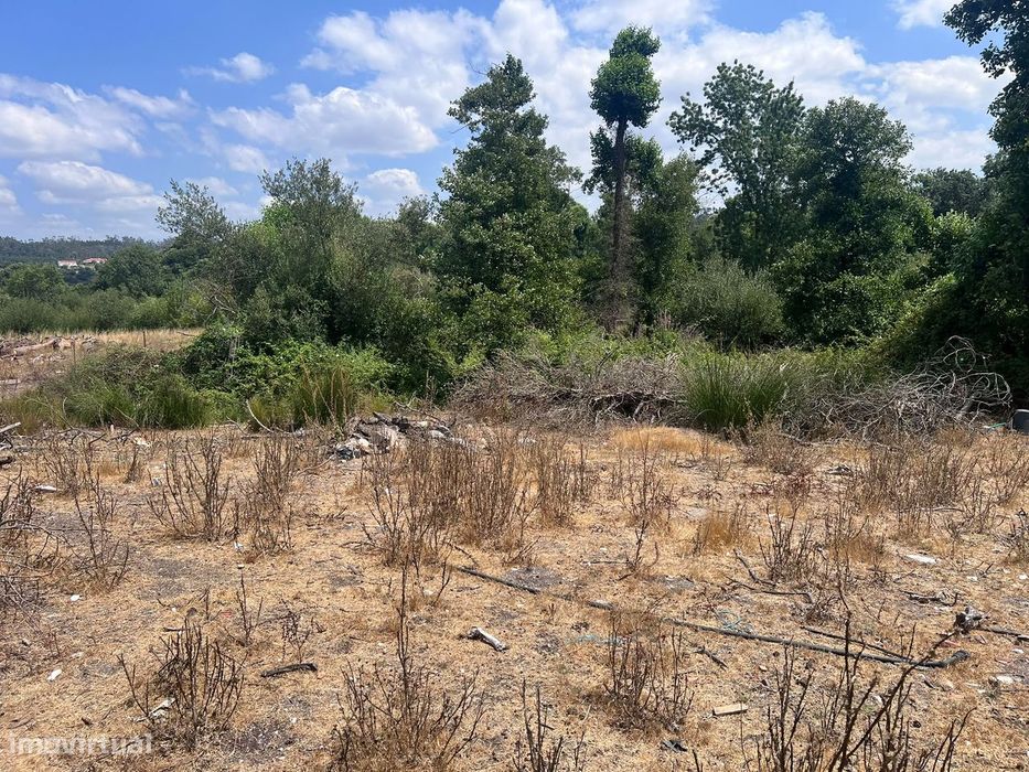 Vende-se Moradia á Entrada de Ourém- Grande Oportunidade
