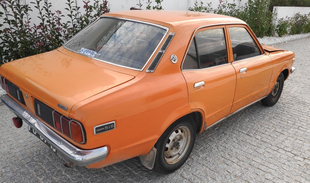 Mazda 818 deluxe clássico
