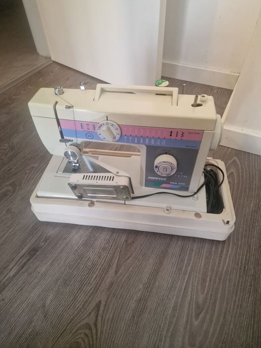 Maquina de costura como nova