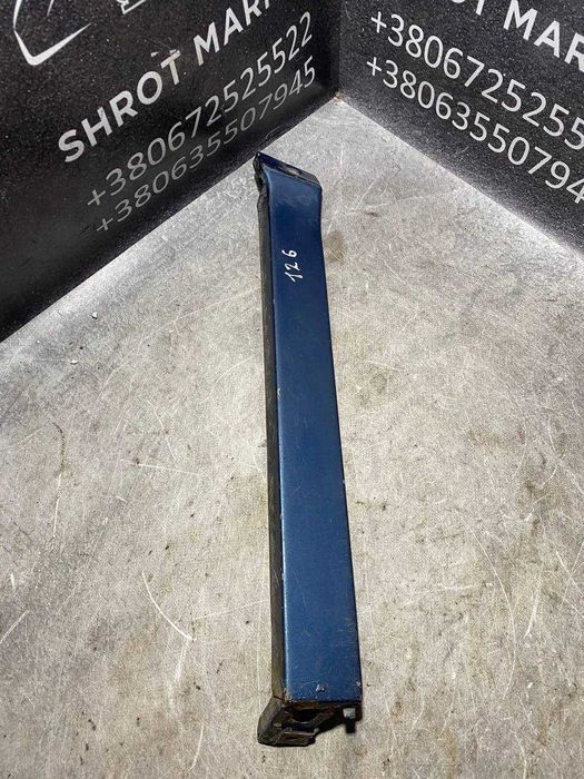 Накладка планка вія під передню праву фару Mercedes-Benz W126