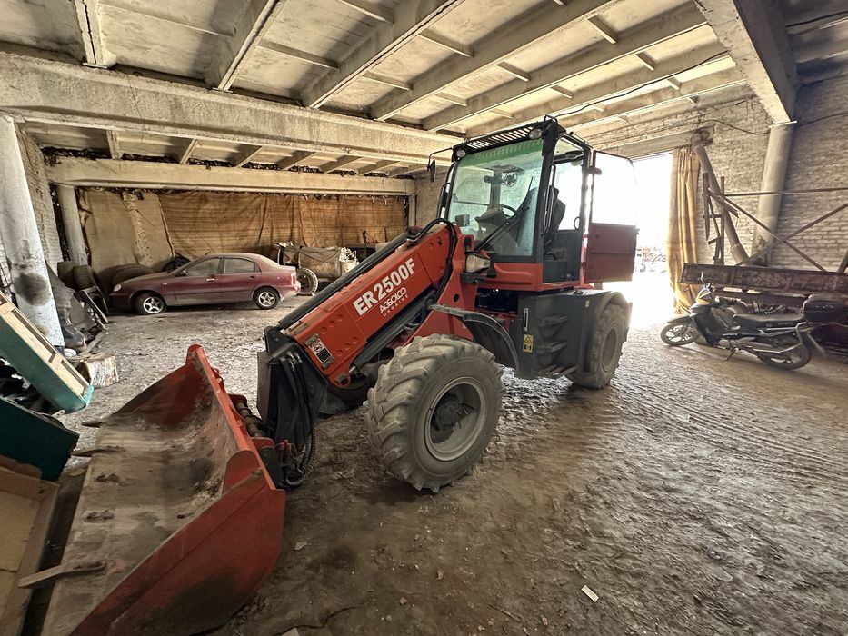 Фронтальний навантажувач Everun ER2500F