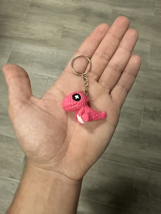 Porta-chaves Dino tricô