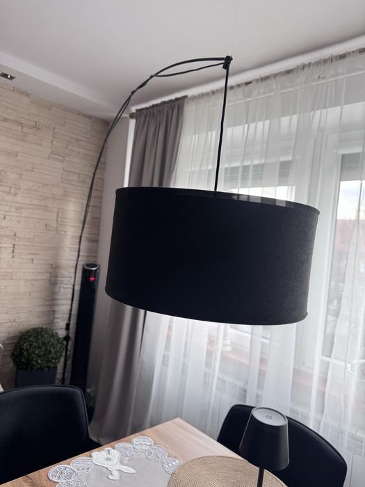 Lampa podłogowa nowoczesna