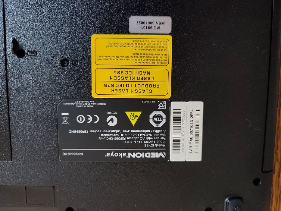Laptop Medion 17"| i5 | 8 GB RAM | 240GB SSD | Win10