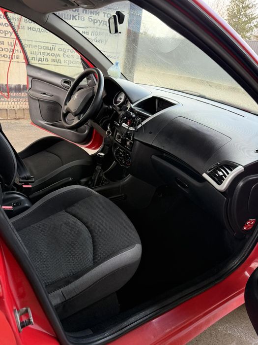 Продається Пежо 206