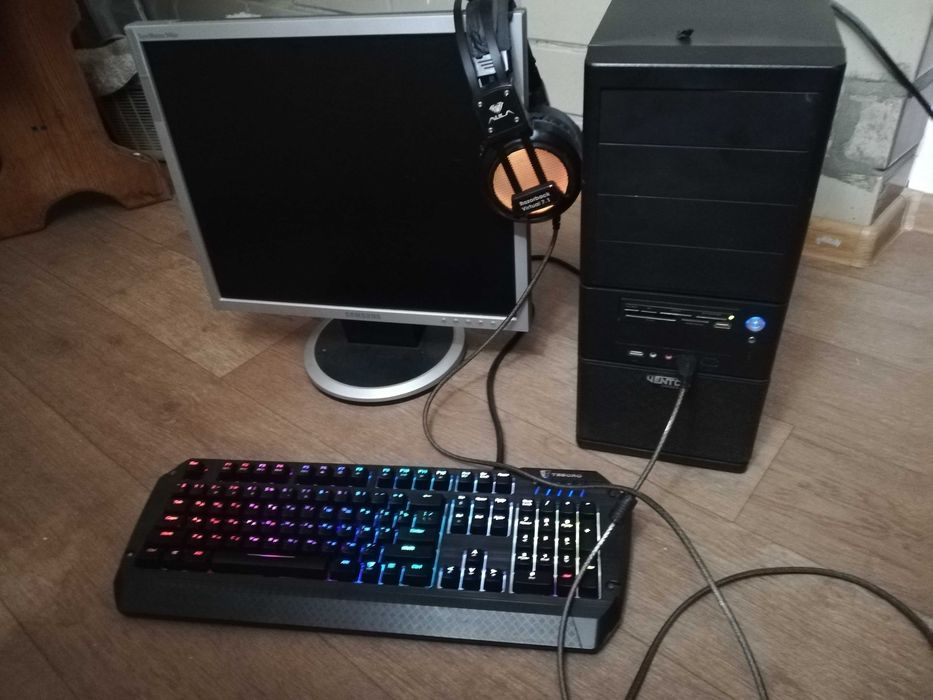 Продам комп'ютер для ігор та роботи з монітором 22 дюйми Core i5
