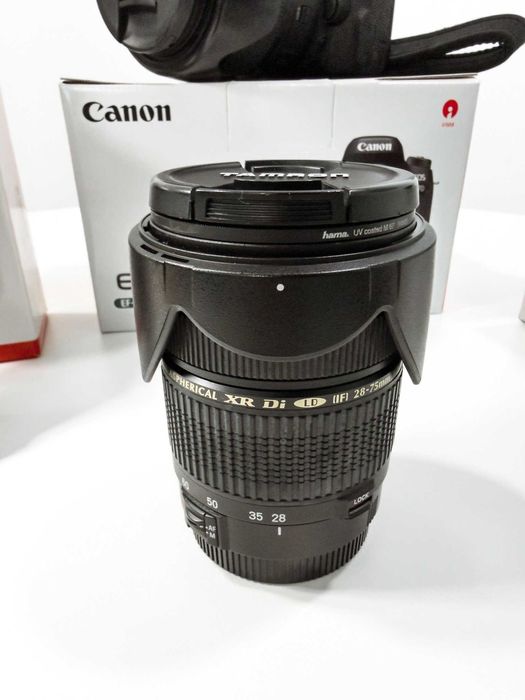 Canon EOS 77D + Extras