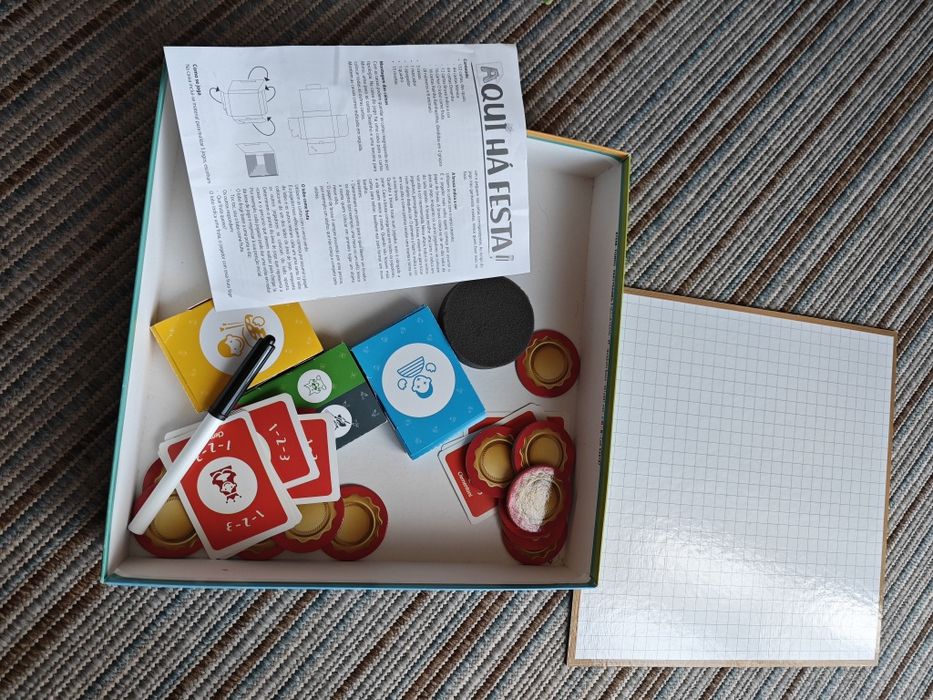 Jogo "Aqui há festa!"