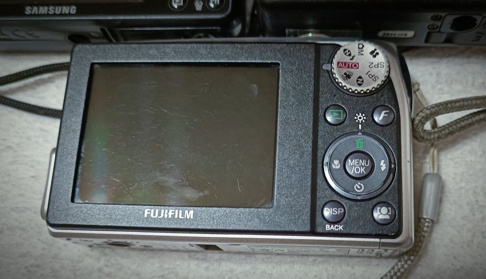 Лот цифровий фотоапарат Canon,Samsung,Pentax,Fujifilm,Lumix,Nikon