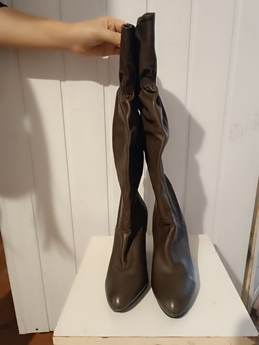 Продам  сапоги кожані ( Італія) 37 р. осінь-весна   нові, каблук стійк