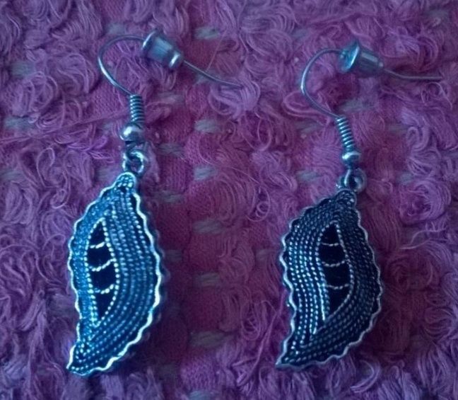 Brincos de senhora novos - nunca usados - 3€ o par