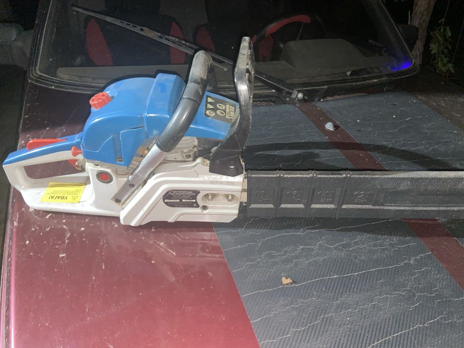 Бензопилла Zenit