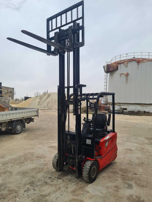 Wózek widłowy elektryczny