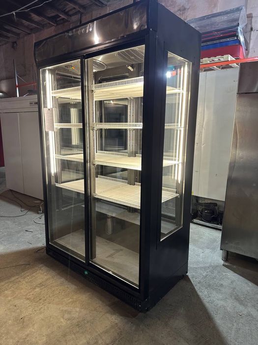 Холодильный шкаф. Витрина