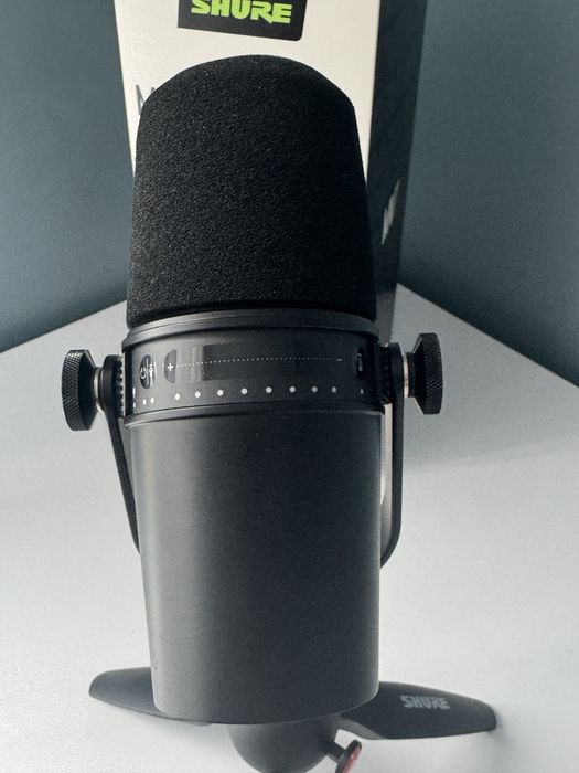 Мікрофон Shure MV7 Podcast Kit (USB/XLR)