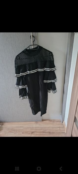 Sukienka z falbankami