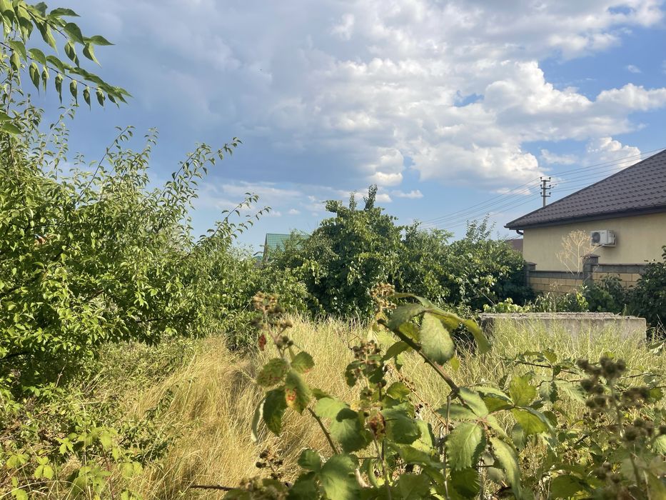 Участок  в центре Нати