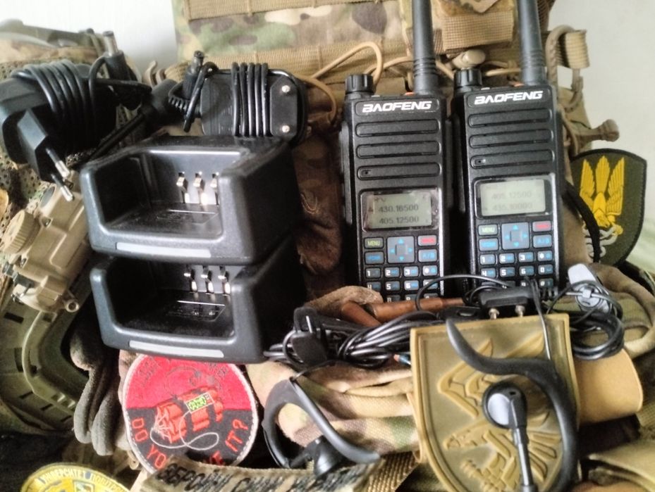 Baofeng DR-1801UV DMR (2 шт) + гарнитуры, полный комплект, почти новые