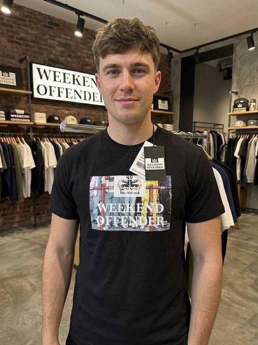 Черная Футболка • WEEKEND OFFENDER • Bissel Graphic • XS-XXL