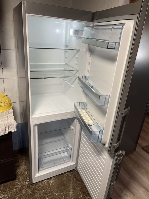 Продам холодильник AEG