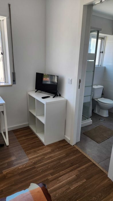 Quarto para Alugar na Parede