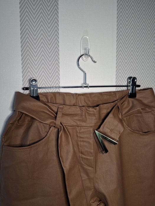 Spodnie damskie ekoskóra M-L czekolada - karmel Nowe