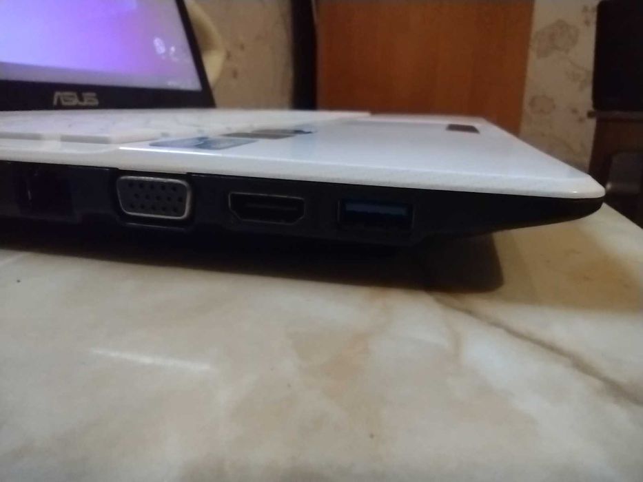 Стильний Asus X53S/15.6"/ Core i3-2310M/6 GB RAM/240 GB SDD/ GT 610