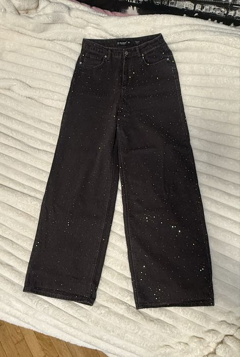 Трендові шоколадні джинси з камінцями