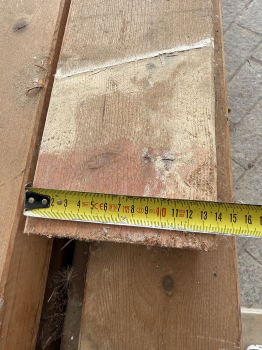 Varias vigas de madeira