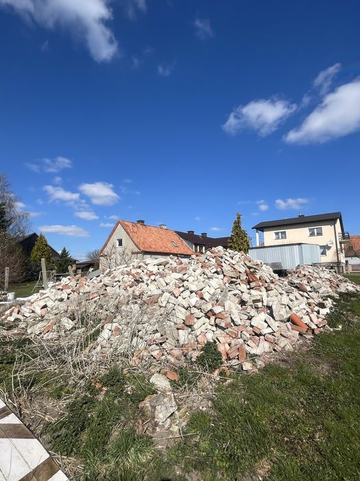 Gruz z budynku gospodarczego