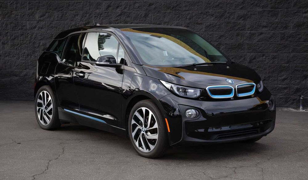 Ми забезпечуємо повну прозорість! VIN, Carfax, CarVertical, історія обслуговування — вся інформація про авто доступна за запитом. Пиши нам, щоб дізнатися всі деталі та бути впевненим у своєму виборі!