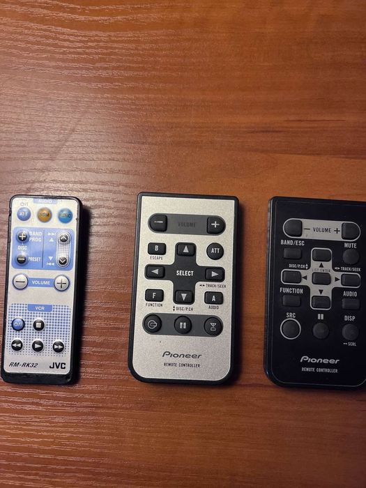 Продам пульты  от магнитол.