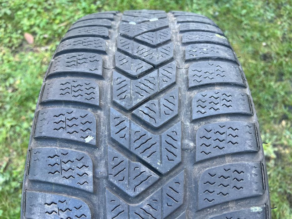 Opona zimowa PIRELLI Winter SottoZero 3 225/40 R18 _ 1 szt. _18C