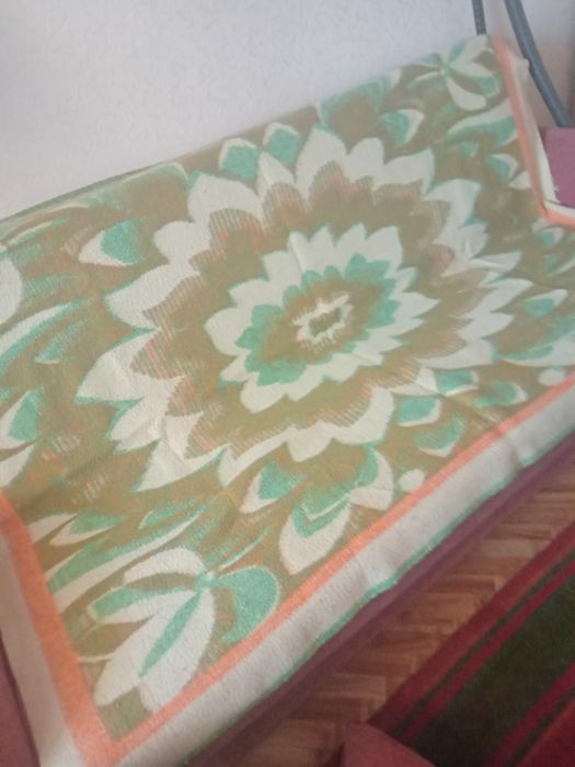 Продам     шерстяные одеяла.