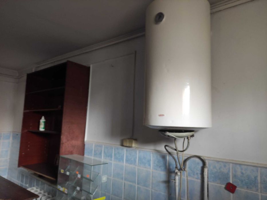 Продаж комерційного приміщення площею 235,0 кв.м, 2 км до міста, с. Милуші
