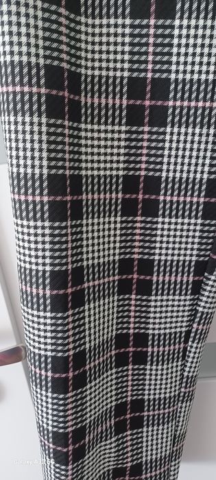Spodnie w kratkę damskie