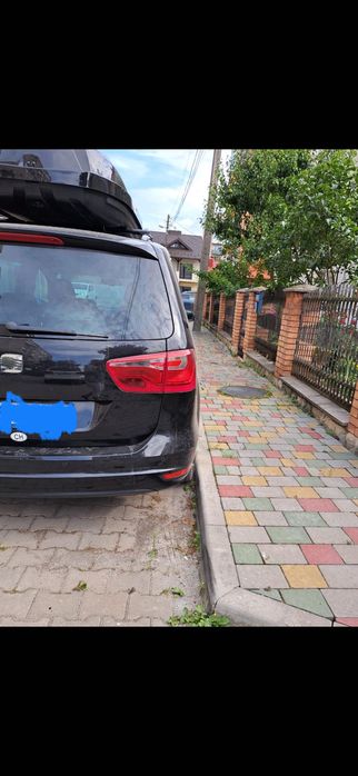 Seat Alhambra  мінівен