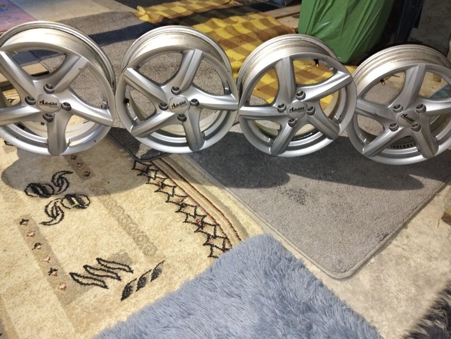 Felgi aluminiowe czternaście 14 cali