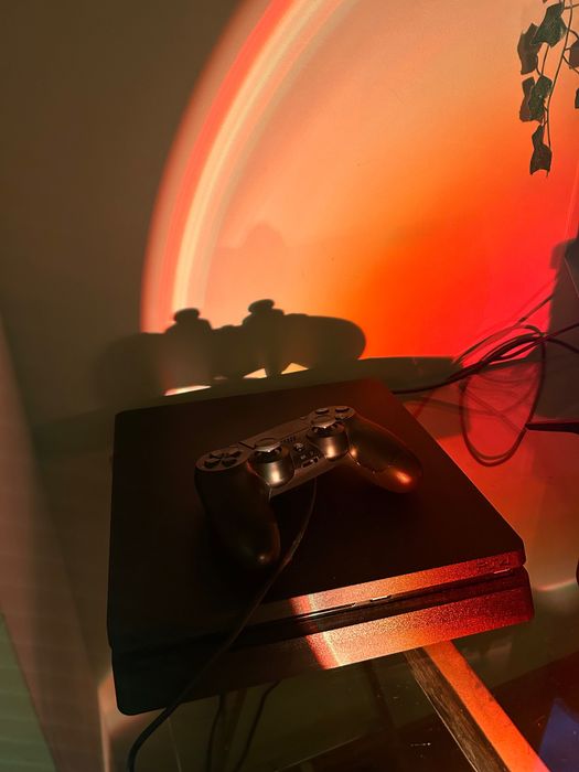 PlayStation 4 (500 GB) Como nova