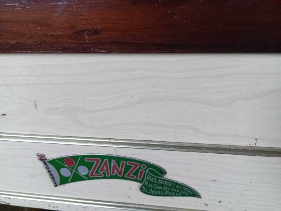 Bilhar português Zanzi — madeira maciça, pano em bom estado