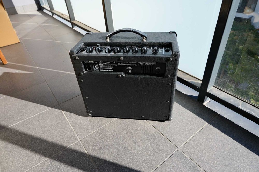 Wzmacniacz gitarowy VOX AD15VT