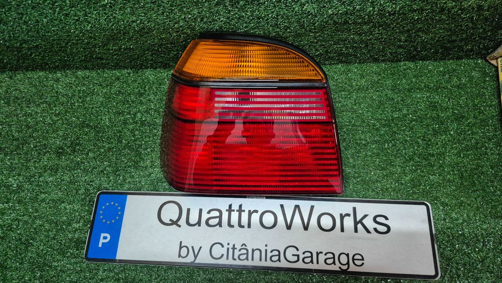 Farolim Traseiro Direito Volkswagen Golf III 1991 a 1998 Ref. 9EL139137.061 HELLA NOVO