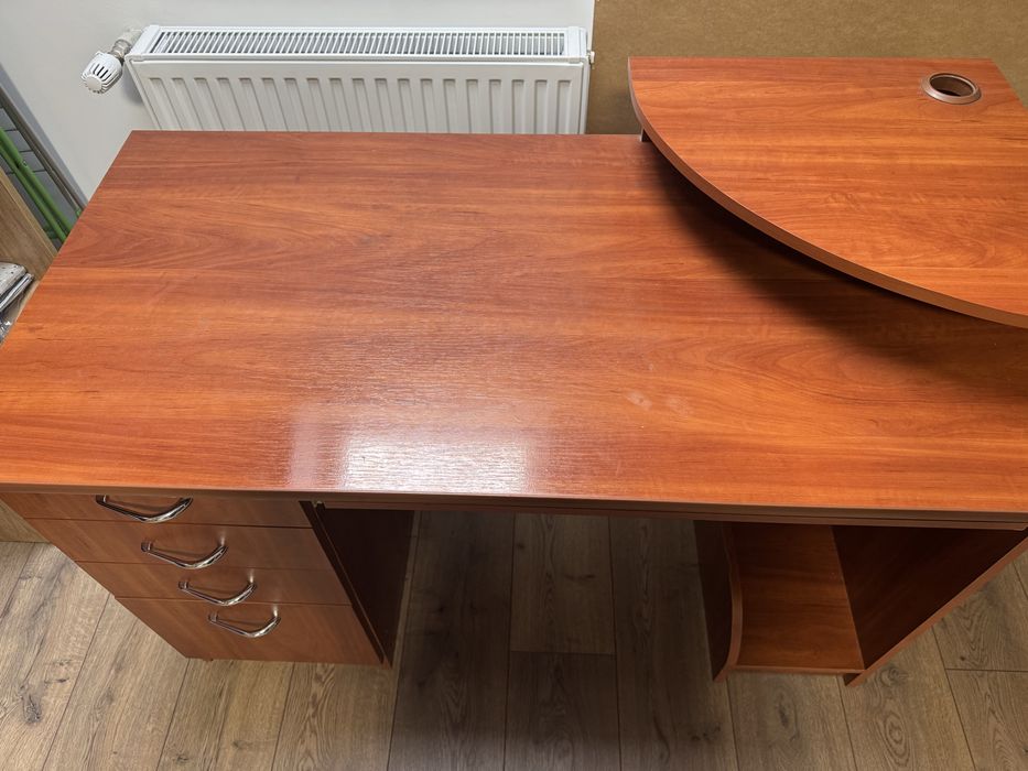 Компютерний стіл