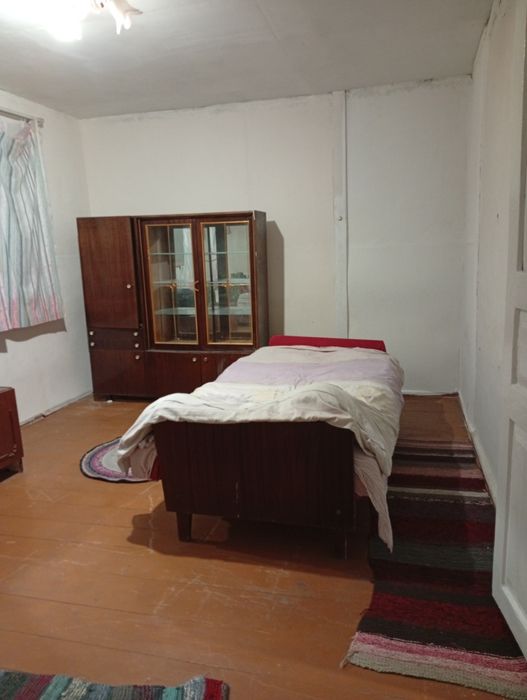 Будинок 200 км від Києва в затишному місці на станції Нові Білокорович