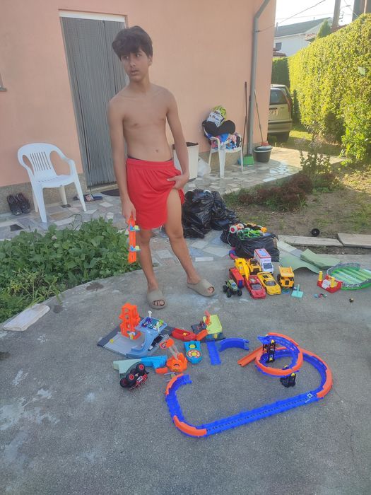 Vários brinquedos