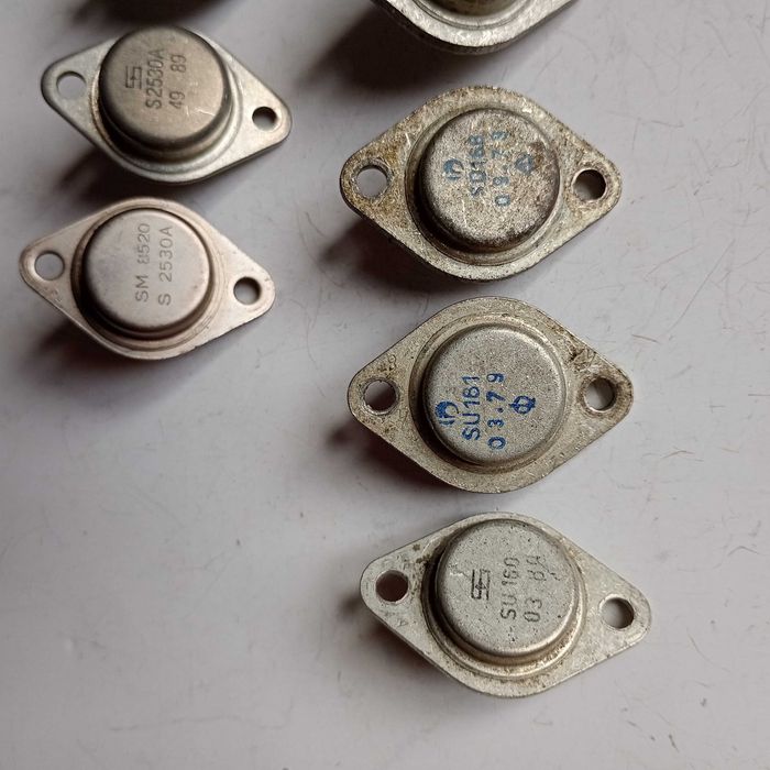 Tranzystor SD168, SU160, 161, 179, SM8520, S2530, 2SD820  -10szt.